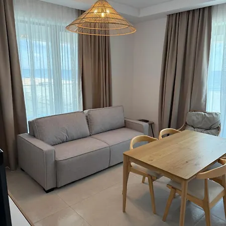 Emax Homes- Axxis Nova Апартаменты