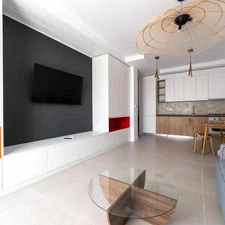 Апартаменты Emax Homes- Axxis Nova