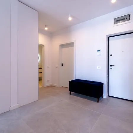 Emax Homes- Axxis Nova Нэводари