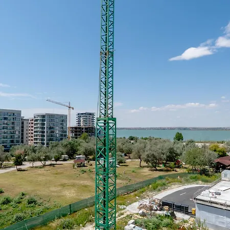 Апартаменты Emax Homes- Axxis Nova