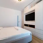 Emax Homes- Axxis Nova Apartment *