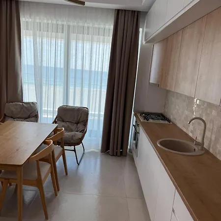 Emax Homes- Axxis Nova Apartman *