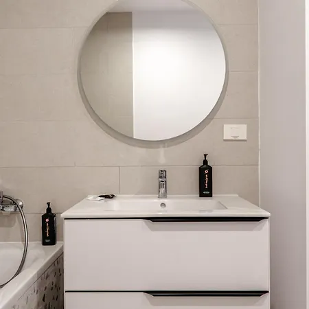 Apartmán Emax Homes- Axxis Nova