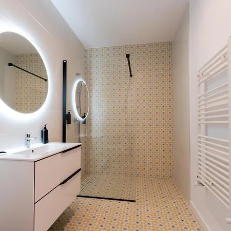 Emax Homes- Axxis Nova Apartamento *