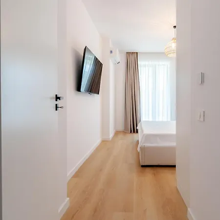 Emax Homes- Axxis Nova Apartamento Năvodari