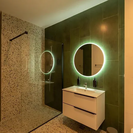 Emax Homes- Axxis Nova Apartman *